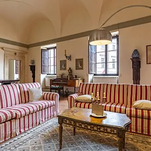 https://appartamento-nobile-in-palazzo-storico-del-1600.it-tuscanyhotel.com